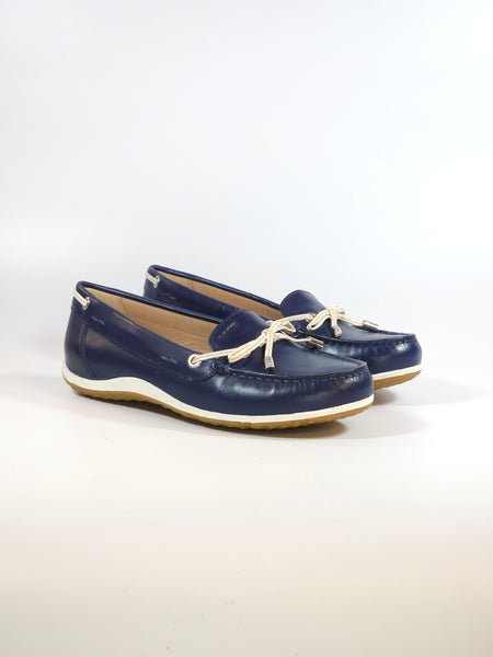 GEOX - MOCASSINO IN PELLE BLU CON DETTAGLI BIANCHI D92DNB