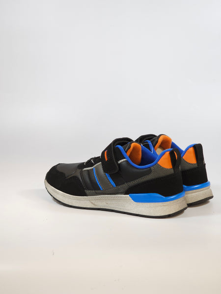 dalzoppo.it - SCARPA DA GINNASTICA NERA CON DETTAGLI BLU CON STRAPPO PER BAMBINO VT009B