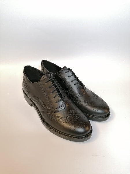 FRANCO B. - SCARPA ALLACCIATA NERA CON CODA DI RONDINE AA134