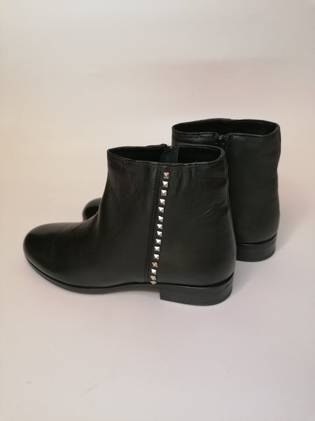dalzoppo.it - STIVALETTO DONNA IN PELLE NERO CON BORCHIETTE BETTY110