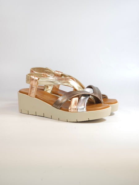 KAMMI - SANDALO LAMINATO ORO, ARGENTO E ROSA IN PELLE MORBIDA TUBOLARE CON ZEPPA DI 5 CM PER DONNA MC902