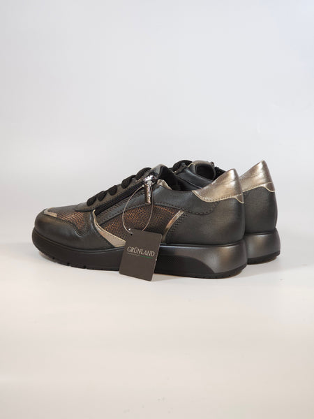 GRUNLAND - SCARPA SNEAKERS IN PELLE MORBIDA ANTRACITE E DETTAGLI LAMINATI CON LACCI E ZIP SUPER CONFORT SC2135