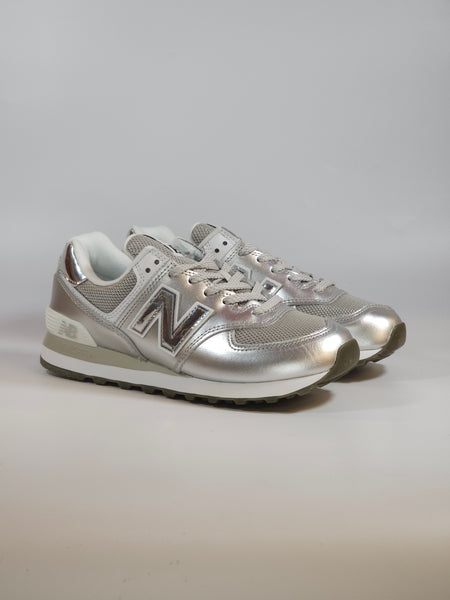 NEW BALANCE - SCARPA DA GINNASTICA 574 ARGENTATA PER DONNA 428