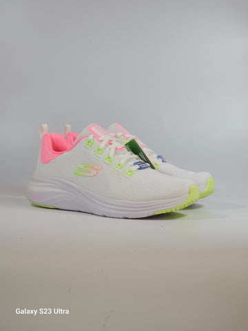 SKECHERS - SCARPA DA GINNASTICA BIANCA CON DETTAGLI FLUO E CON SUOLA VAPOR FOAM PER DONNA CON MEMORY FOAM 150022