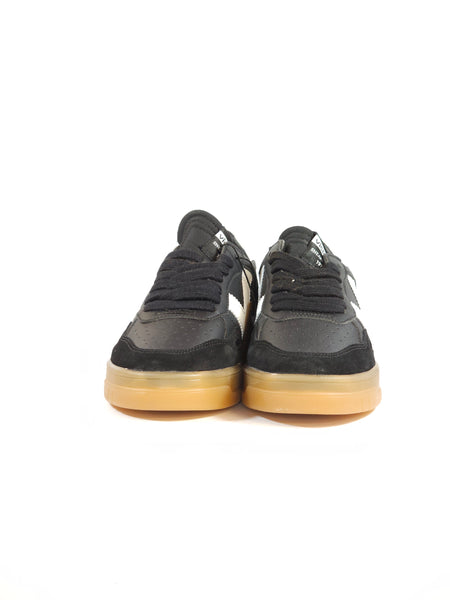 VICTORIA - SCARPA SNEAKERS IN SIMILPELLE NERA E BIANCA CON SUOLA AMBRATA PER DONNA 257126