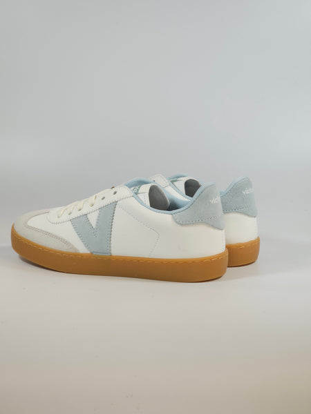 VICTORIA - SCARPA SNEAKERS IN PELLE BIANCA E AZZURRA CON SUOLA AMBRATA PER DONNA  126206