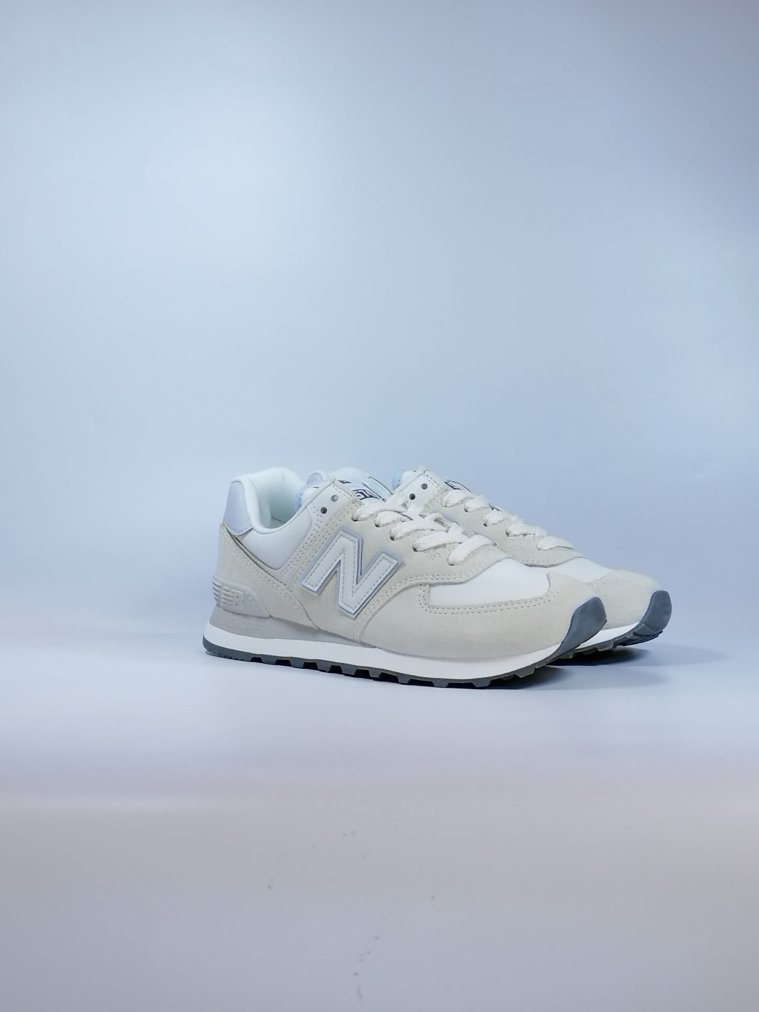 NEW BALANCE - SCARPA DA GINNASTICA 574 UNISEX BIANCA GHIACCIO AA2