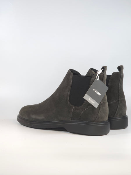 GEOX - STIVALETTO IN PELLE MORBIDA SCAMOSCIATA GRIGIA CON ELASTICI LATERALI PER UOMO U16DCC