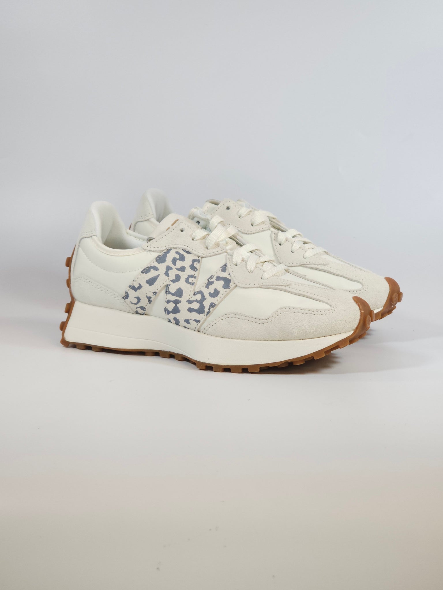 NEW BALANCE - SCARPA DA GINNASTICA 327 BIANCA BURRO CON N ANIMALIER PJ PER DONNA