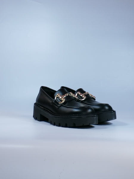 KAMMI - MOCASSINO IN PELLE NERA CON MORSETTO DORATO E CON PLATFORM PER DONNA GIUL35