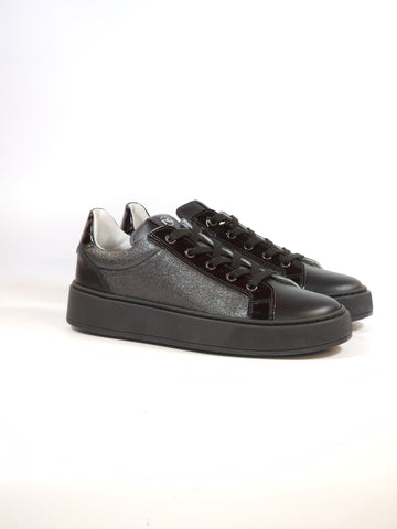 NERO GIARDINI - SCARPA SNEAKERS IN PELLE NERA E PELLE GLITTERATA PER DONNA I433082