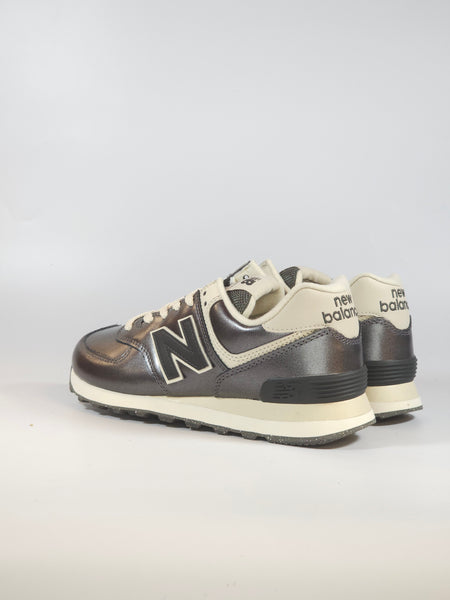 NEW BALANCE - SCARPA DA GINNASTICA 574 GRIGIA ANTRACITE LAMINATA PER DONNA MGS