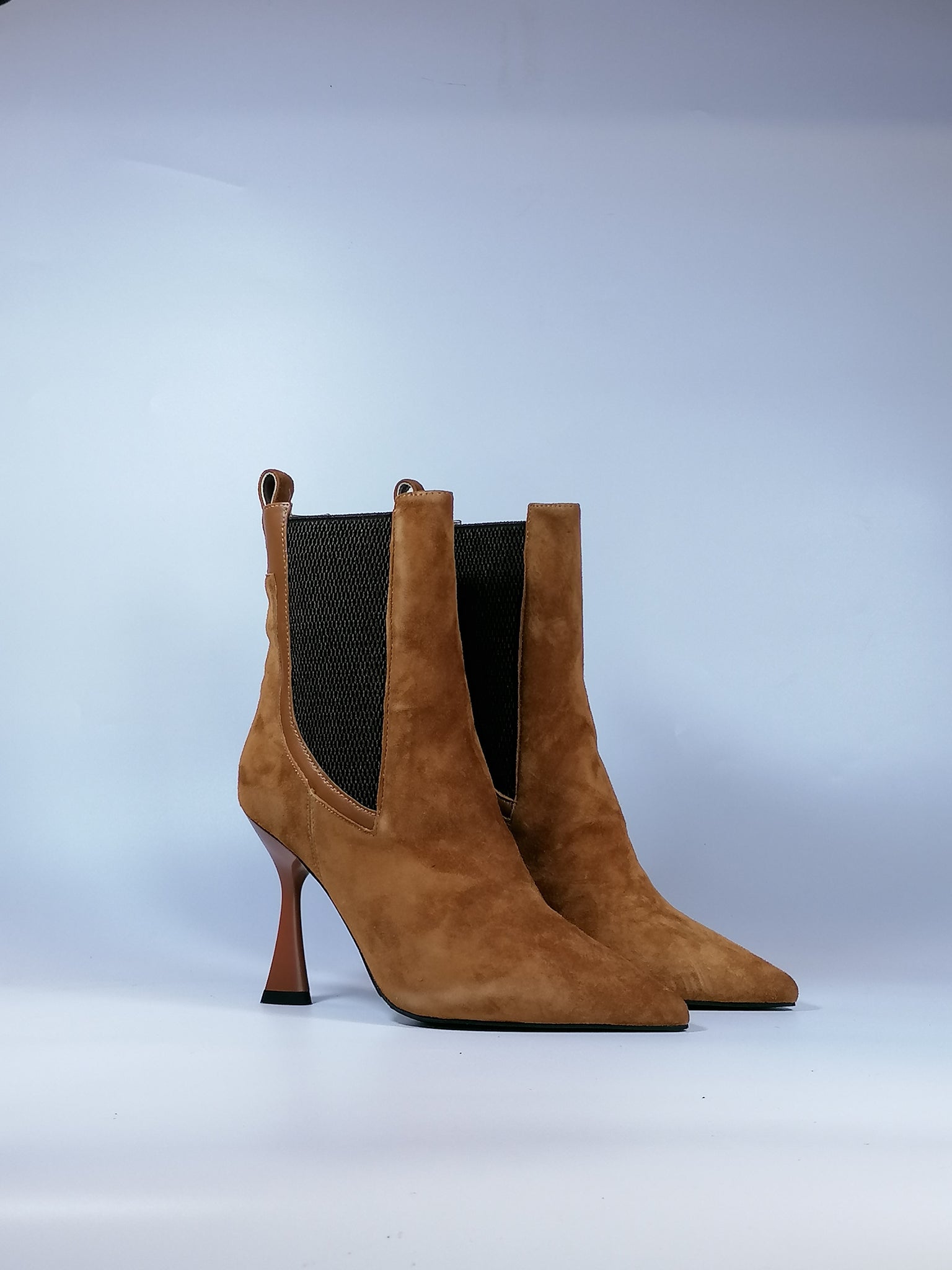 CAFE' NOIR - TRONCHETTO IN PELLE SCAMOSCIATA CUOIO CON TACCO 9 CM ED ELASTICI LATERALI PER DONNA NA5140