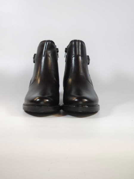 KAMMI - STIVALETTO IN PELLE NERA CON DETTAGLI FIBIETTA E CODA DI RONDIN CON TACCO 3 CM 3154
