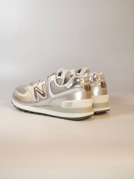 NEW BALANCE - SCARPA DA GINNASTICA 574 ARGENTATA PER DONNA 428
