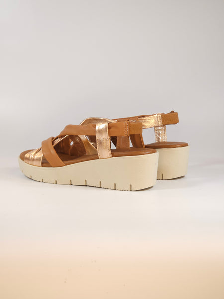KAMMI - SANDALO CUOIO E LAMINATO CIPRIA IN PELLE MORBIDA TUBOLARE CON ZEPPA DI 5 CM PER DONNA MC902