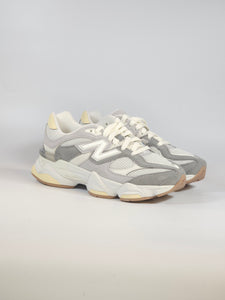 NEW BALANCE - SCARPA DA GINNASTICA 9060 UNISEX MODA BIANCA E GRIGIA AB
