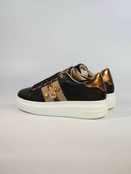 dalzoppo.it - SNEAKERS PER DONNA NERA E DORATA CON APETTA FY0912