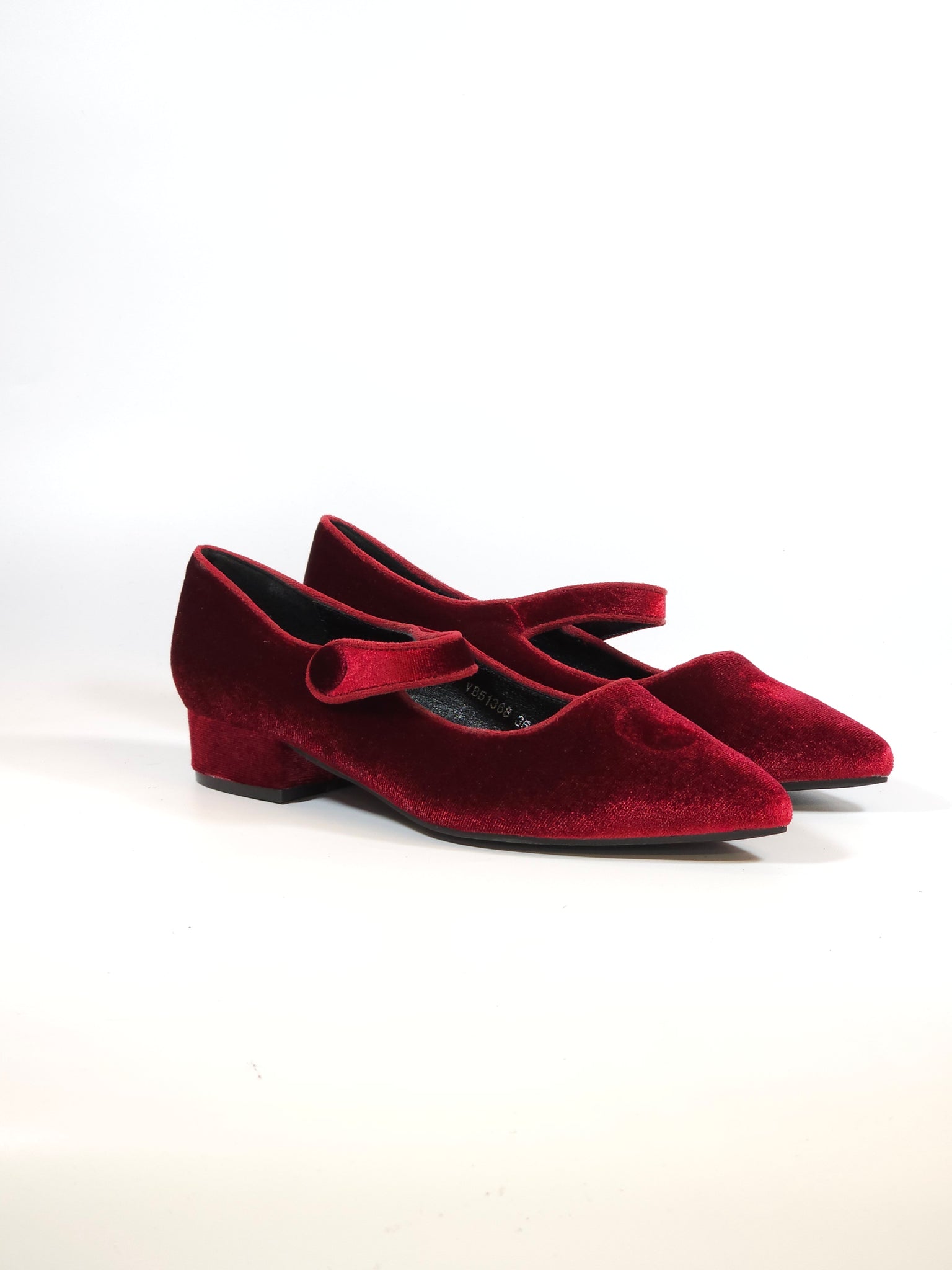 dalzoppo.it - SCARPA IN VELLUTO BORDEAUX CON CINTURINO E TACCO 2 CM PER DONNA VB51368