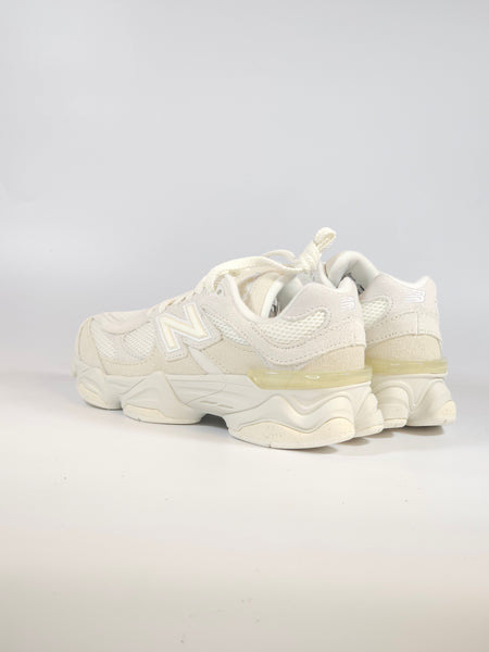 NEW BALANCE - SCARPA DA GINNASTICA 9060 UNISEX MODA BIANCA E BURRO ER