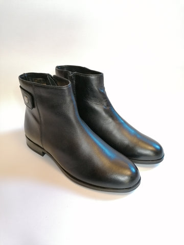 KAMMI - STIVALETTO IN PELLE NERA CON DETTAGLIO ALLA CAVIGLIA BETTY2