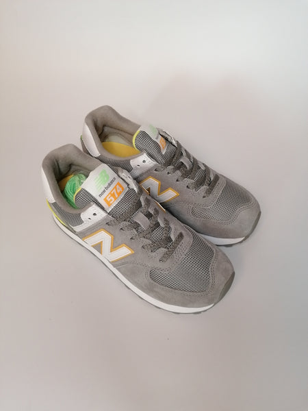 NEW BALANCE - SCARPA DA GINNASTICA 574 UNISEX GRIGIA, BIANCA E GIALLA CM2