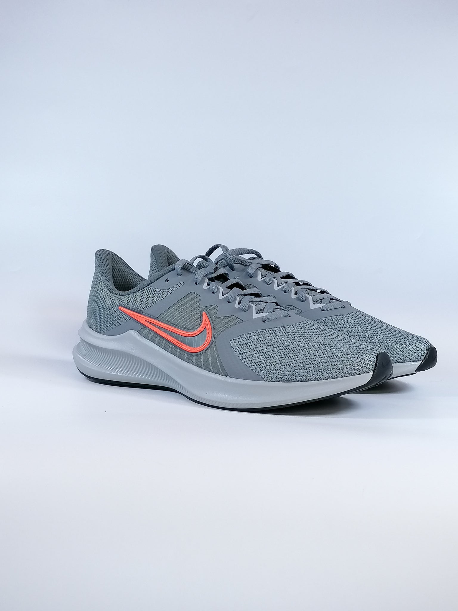 NIKE - SCARPA DA GINNASTICA GRIGIA PER UOMO DOWNSHIFTER 11